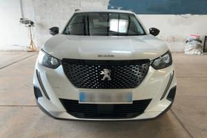 Peugeot 2008 PureTech 100 S&S Allure Pack- bianco 