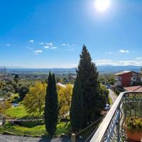 Ampio Appartamento Divisibile in Villa/Via Adua