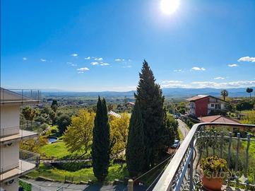 Ampio Appartamento Divisibile in Villa/Via Adua