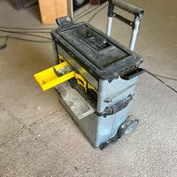 Carrello porta attrezzi