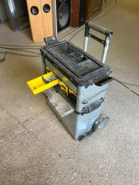 Carrello porta attrezzi