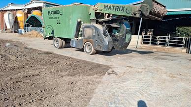 Carro miscelatore semovente