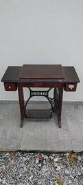 Antico mobiletto Singer