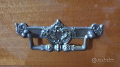 6 maniglie e 3 pomelli per cassettone antico 