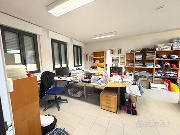 Immobile di 260 m² con 1 locale a Pianoro