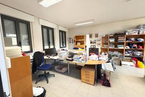 Immobile di 260 m² con 1 locale a Pianoro