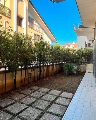 Appartamento 4 vani con giardino e box-bellona