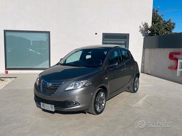 Lancia Ypsilon AUTOMATICA 0.9 TwinAir 85 CV 5 port