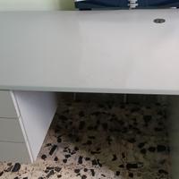 Scrivania ufficio grigia