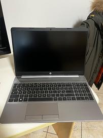 Notebook HP 255 G8 - AMD Ryzen 5 / 8GB / 256GB SSD