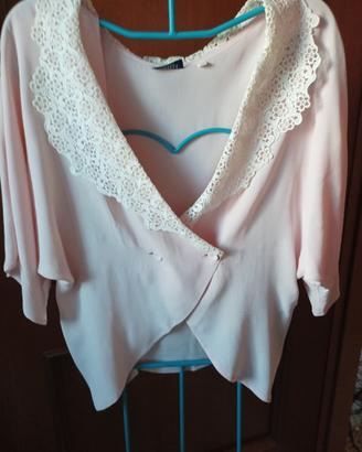 blusa in seta con collo sciallato in pizzo