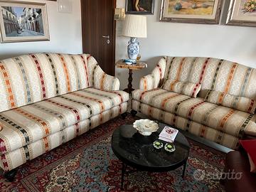 Divano/i vendibili separatamente 200 euro