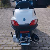 Piaggio MP3 125 Hybrid