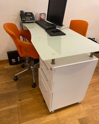 Scrivanie 120x60 con piano in vetro