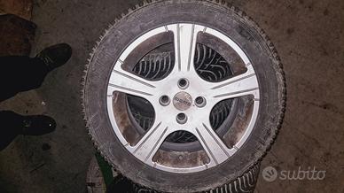 N. 4 PNEUMATICI INV. 195/50 R15 + N. 4 CERCHI MOMO