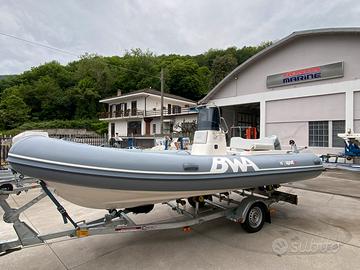 Bwa sport 18 gt + honda 40 e