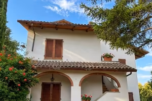 Villa di 211 m² con più di 5 locali a Arezzo