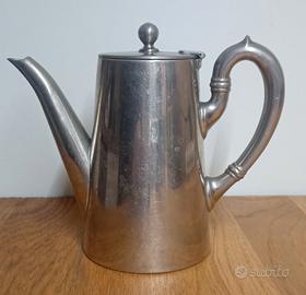 Antica caffettiera o teiera inglese