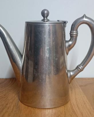 Antica caffettiera o teiera inglese