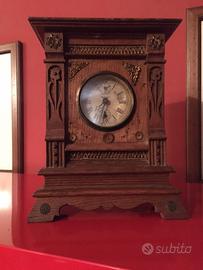 Orologio da tavolo '800 siciliano in legno