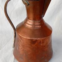 Antica brocca in rame 
