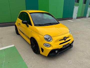 Abarth 595 Competizione 180CV AKRAPOVIC - SABELT -