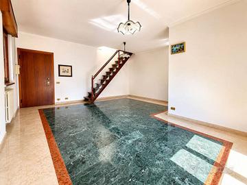 Attico / Mansarda di 105 m² con 3 locali a Milano