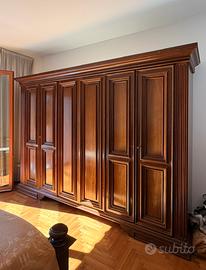 Mobile in legno massiccio