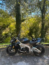 Aprilia tuono v4
