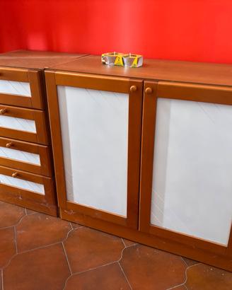 Regalasi vetrina, mobiletto e tavolo soggiorno