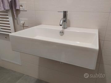 lavandino Ceramica con miscelatore NOBILI