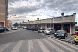 Via Verga - locale d/8 di 500 mq - zona Vazzieri
