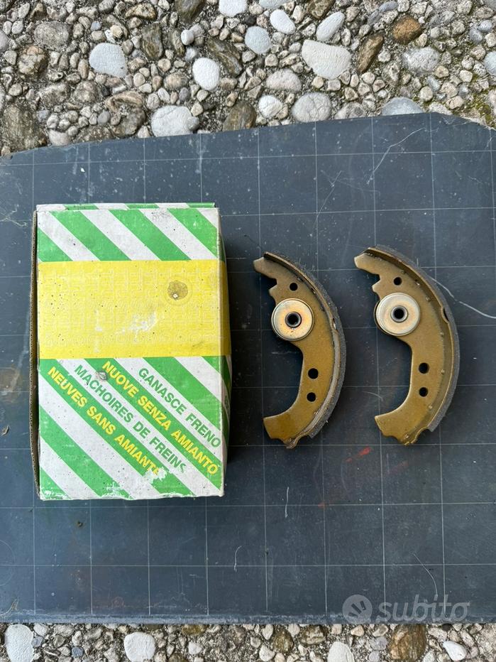 Kit Ganasce Freno RIDEX 70B0343 - Posteriore Per Mercedes Classe E