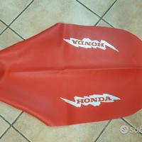 Copertina rossa nuova Honda Dominator 650