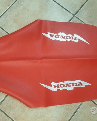 Copertina rossa nuova Honda Dominator 650