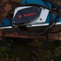 pialla elettrica makita