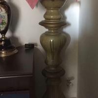 Colonna  portaoggetti in legno