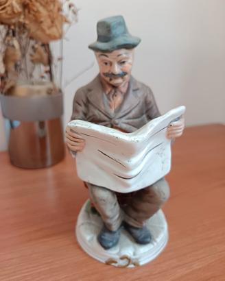 Statuina vintage in ceramica - Uomo che legge il g