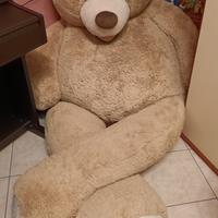 Orso peluche gigante morbidissimo.