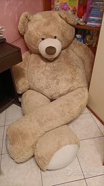 Orso peluche gigante morbidissimo.