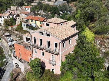 Villa di 717 m² con più di 5 locali a Sanremo