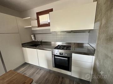 Cucina ad angolo. Prezzo trattabile