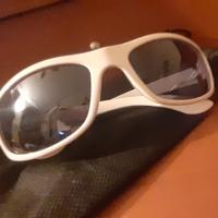 occhiali da sole modello Armani