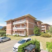 Trilocale con box - luino zona tranquilla