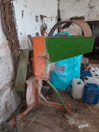 Mulino per cereali a cardano