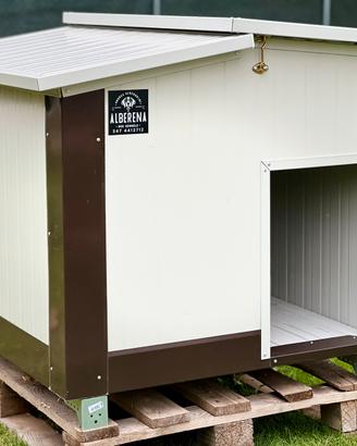 Cucce per cani costruite con pannelli coibentati.