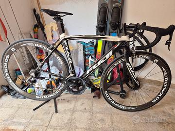 FUJI SST 1.0 gruppo sram force 22