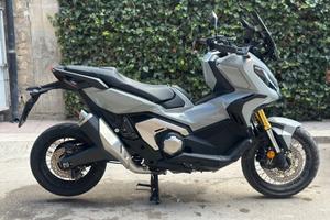 Honda X-ADV 750 Grigio Finanza