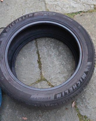 235 50 19 Michelin estive treno di gomme