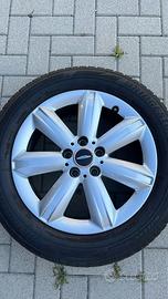 Cerchi in lega con gomme